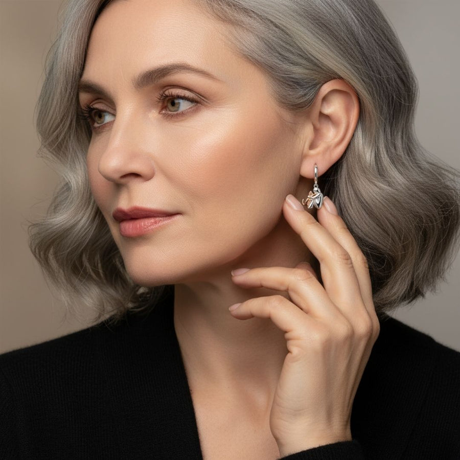 Linnea | Cat Icon Earrings with Round Closure
