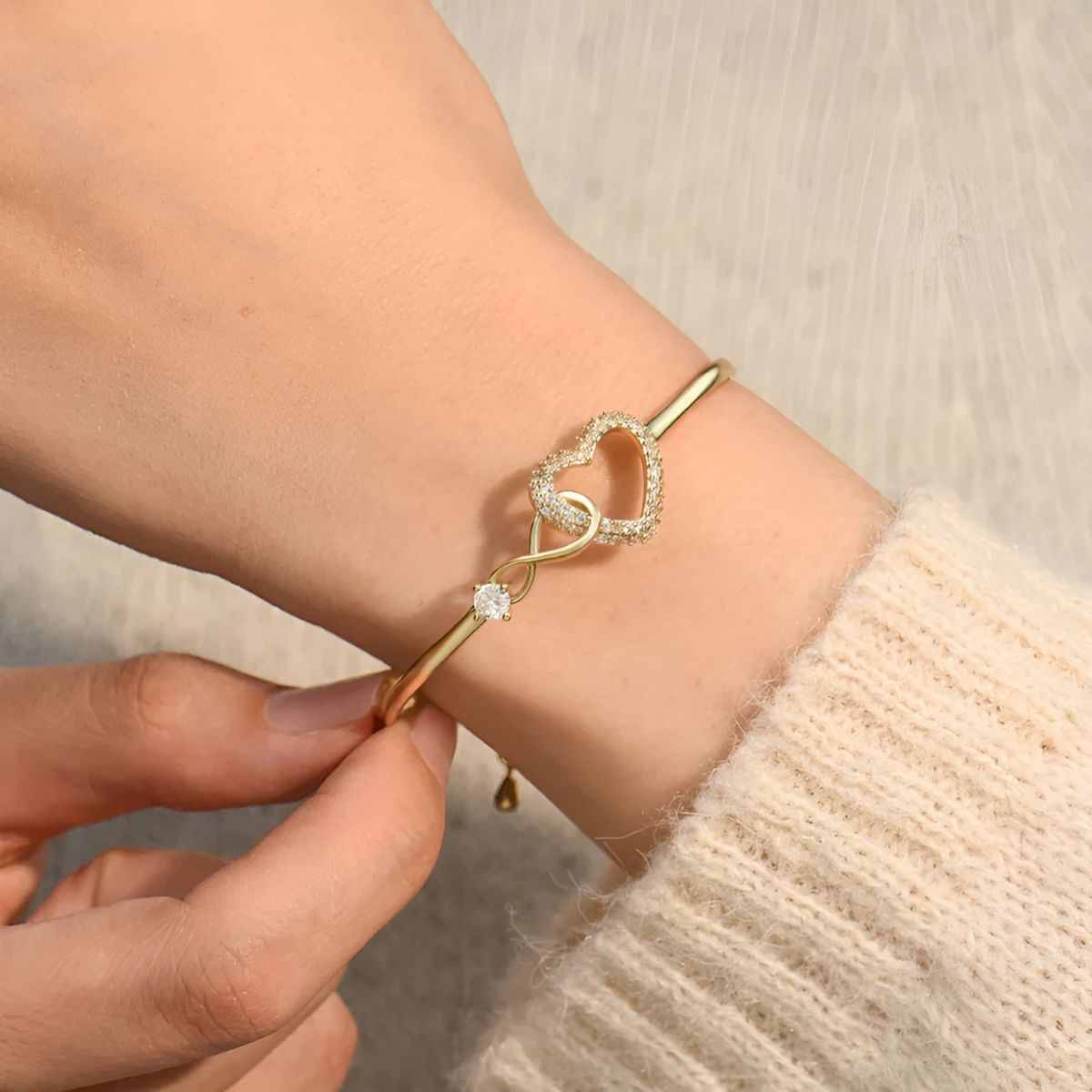 Glacia | Mother and Daughter Snowflake Bracelet Set