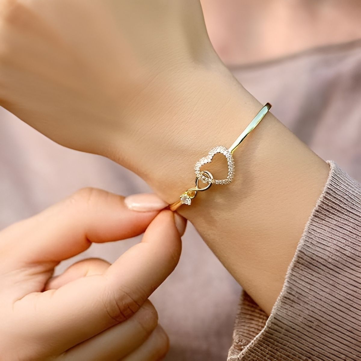 Glacia | Mother and Daughter Snowflake Bracelet Set