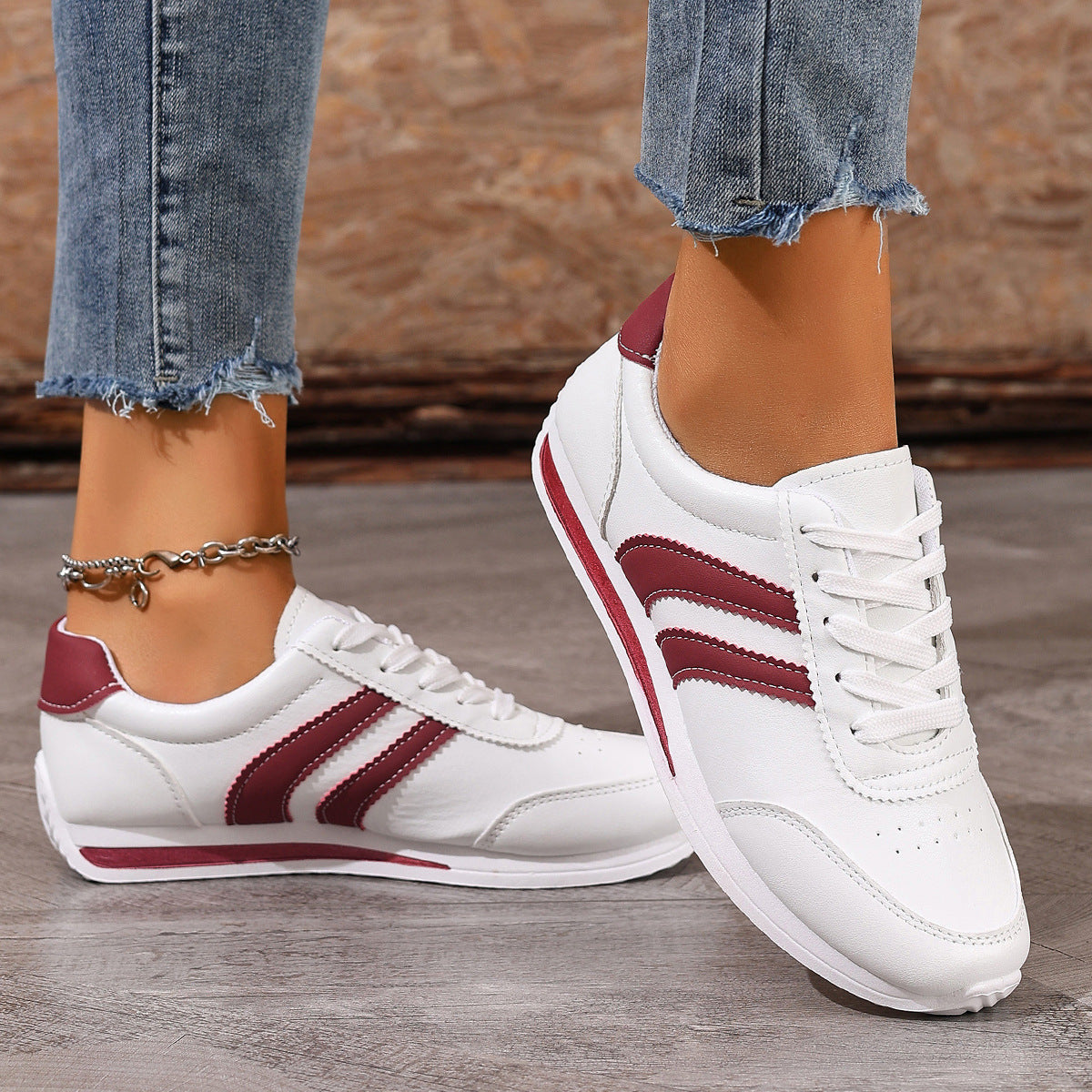 Flynn | Cross-Band Lace-Up Sneakers
