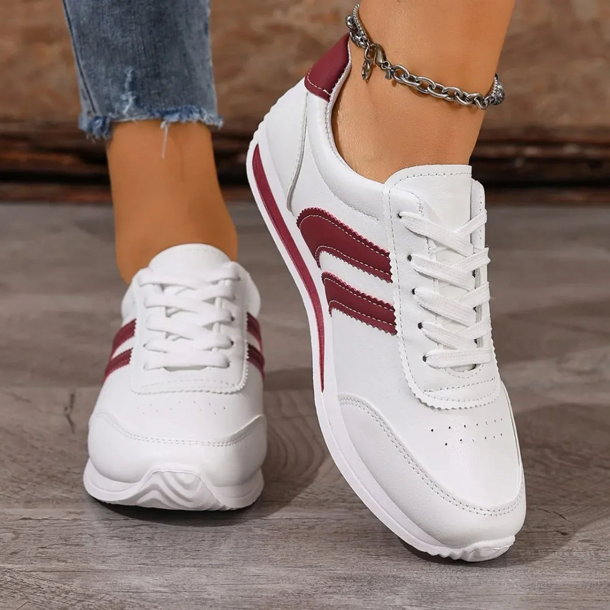 Flynn | Cross-Band Lace-Up Sneakers